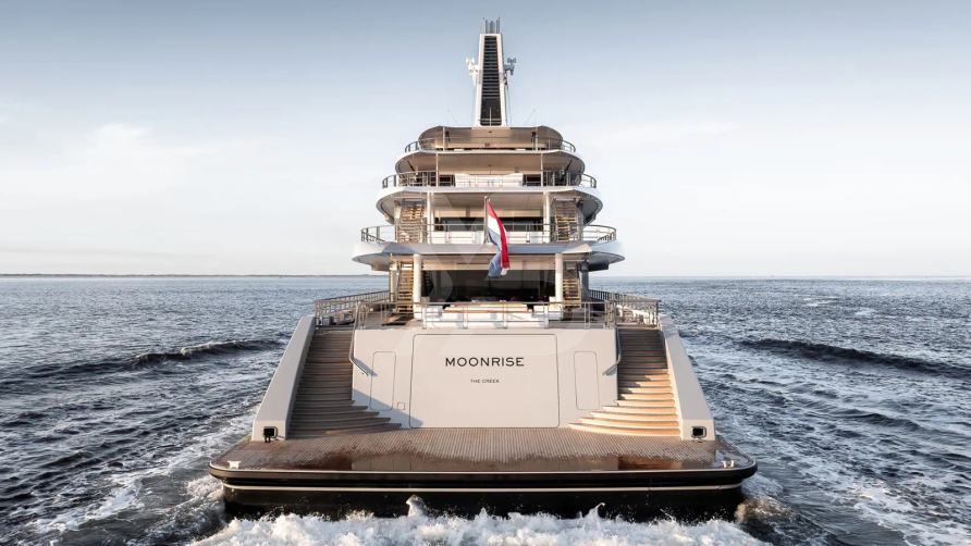 Moonrise yacht exterior 5