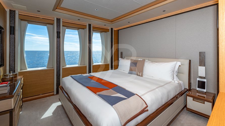 Top Five II yacht interior 13