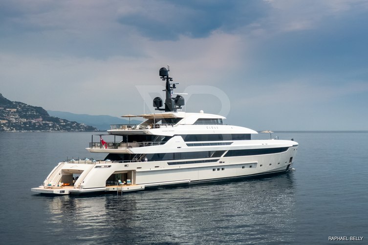 Lemon Tree yacht exterior 5