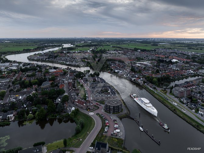 Les Cinq yacht exterior 31