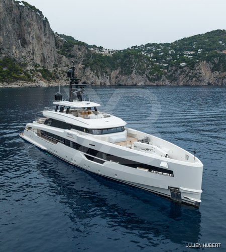 PrivateGG yacht exterior 3