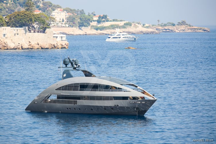 Ocean Pearl yacht exterior 3