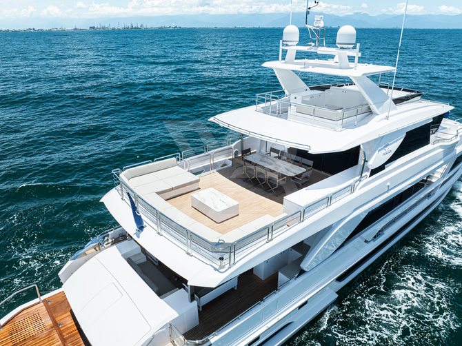 Horizon FD100 /911 yacht exterior 23