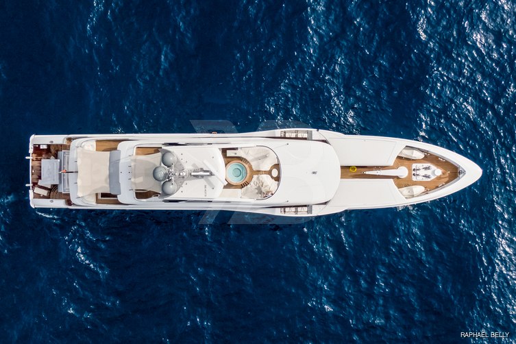 Galvas yacht exterior 8