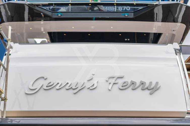 Gerry's Ferry yacht interior 9