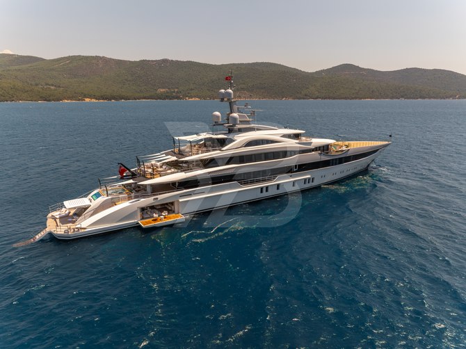 Al Reem yacht exterior 12