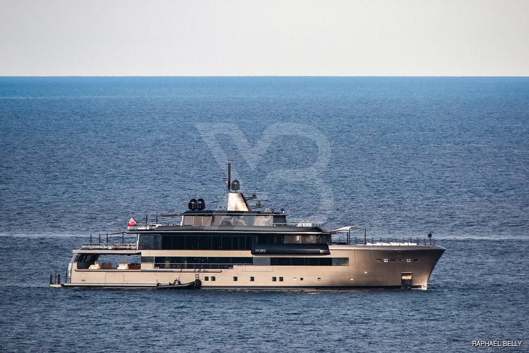 Atlante yacht exterior 2