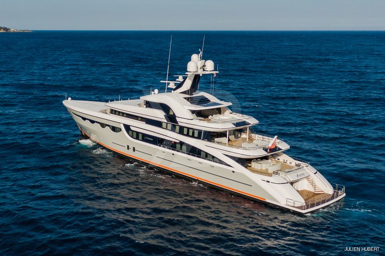 Starlust yacht exterior 100