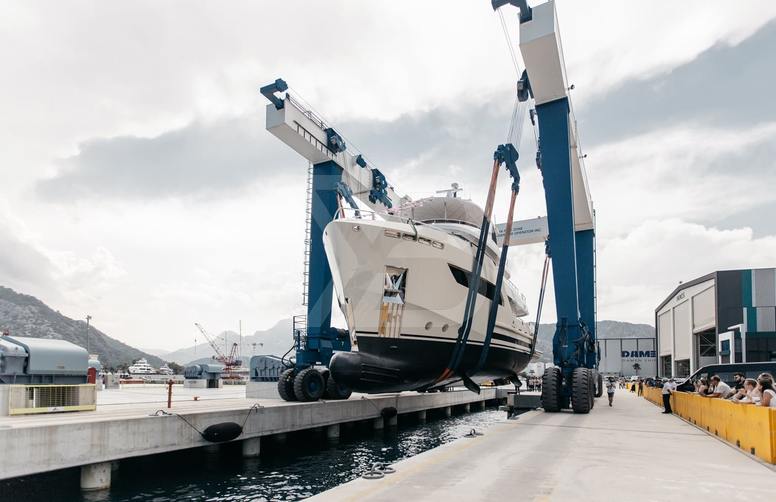 Andromeda yacht exterior 4