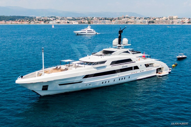 Illusion yacht exterior 7