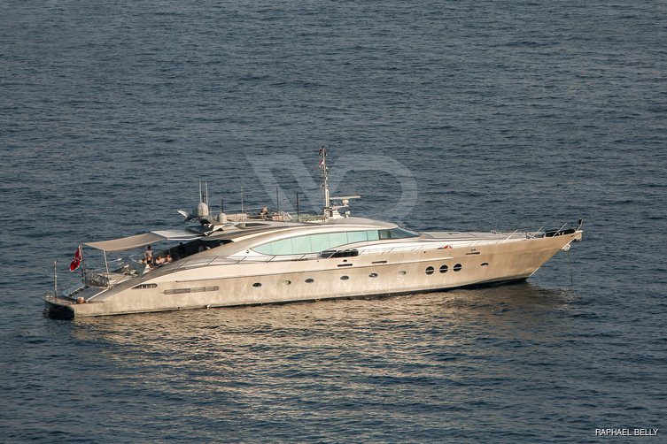 Escape yacht exterior 2