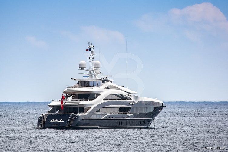 Julia yacht exterior 10