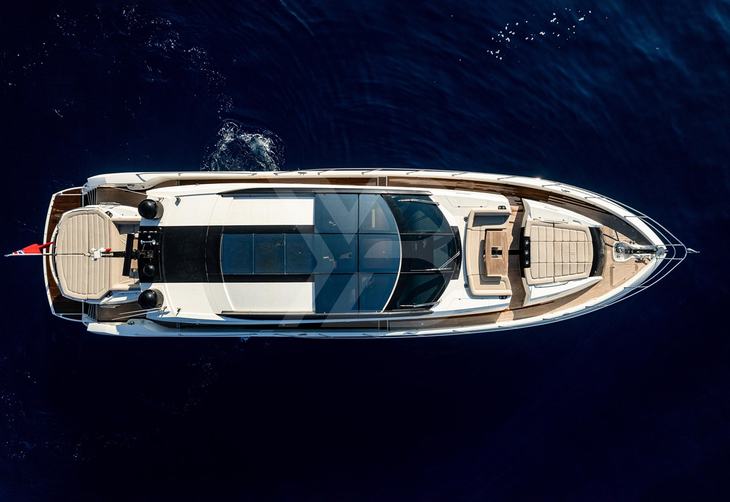 Clavis yacht exterior 4