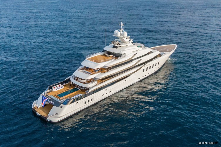 CC-Summer yacht exterior 23