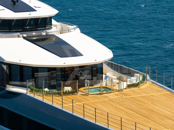 Al Reem yacht exterior 8