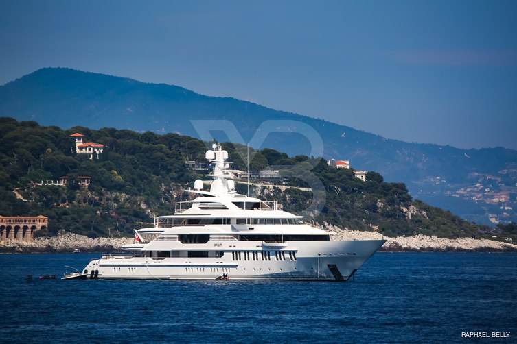 Samsara yacht exterior 4