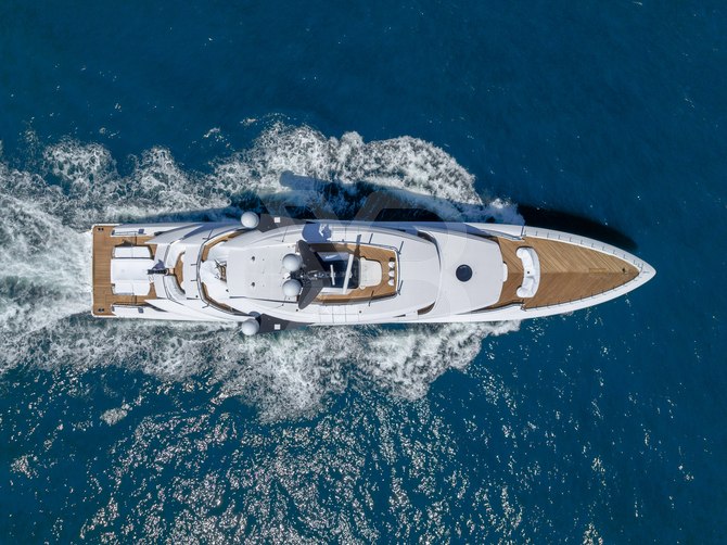 Amor a Vida yacht exterior 3