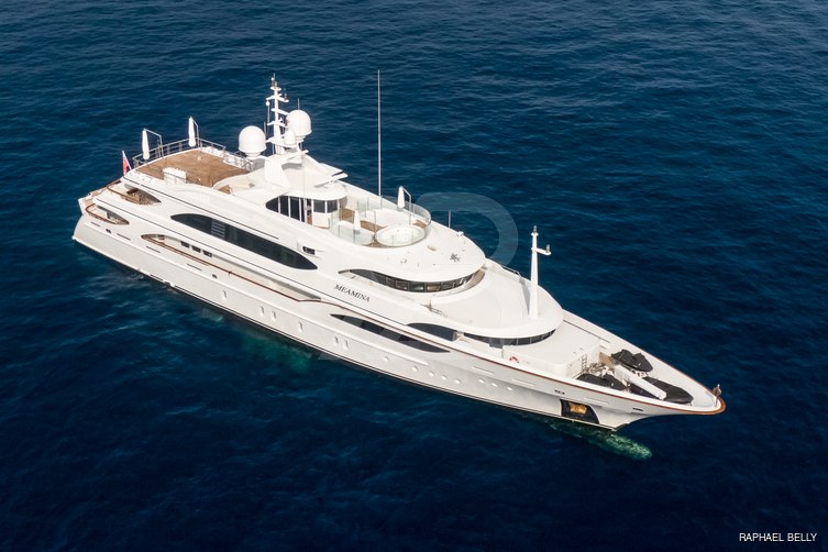 Christina V yacht exterior 4