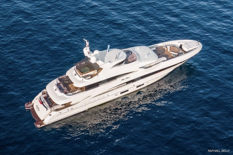 Pearl yacht exterior 8