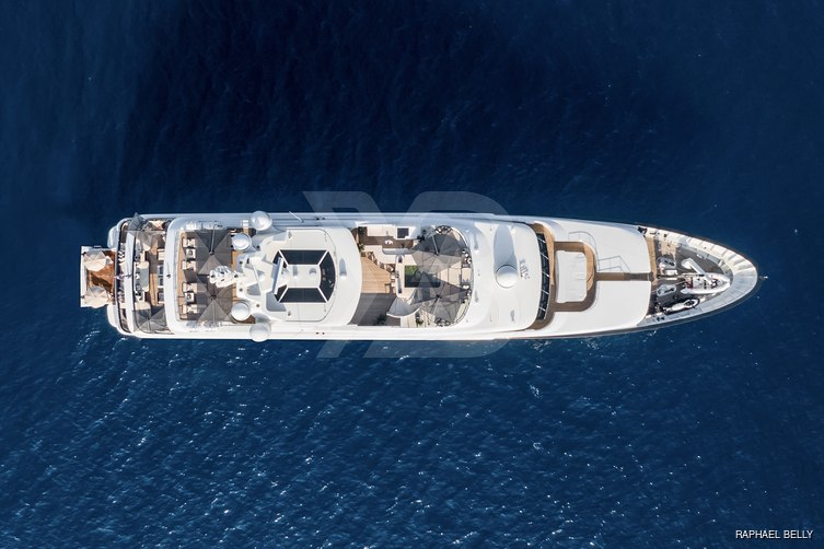 Lioness V yacht exterior 15