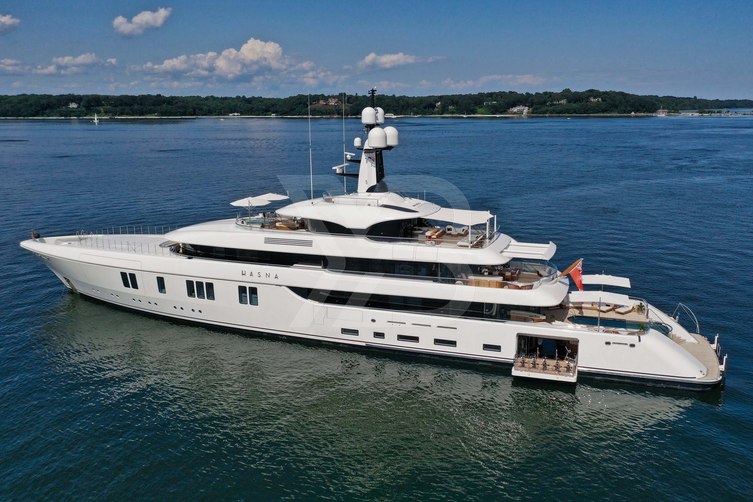 Lunasea yacht exterior 6