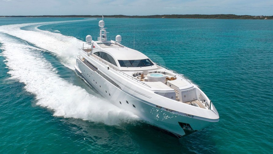 Bon Vivant yacht exterior 2