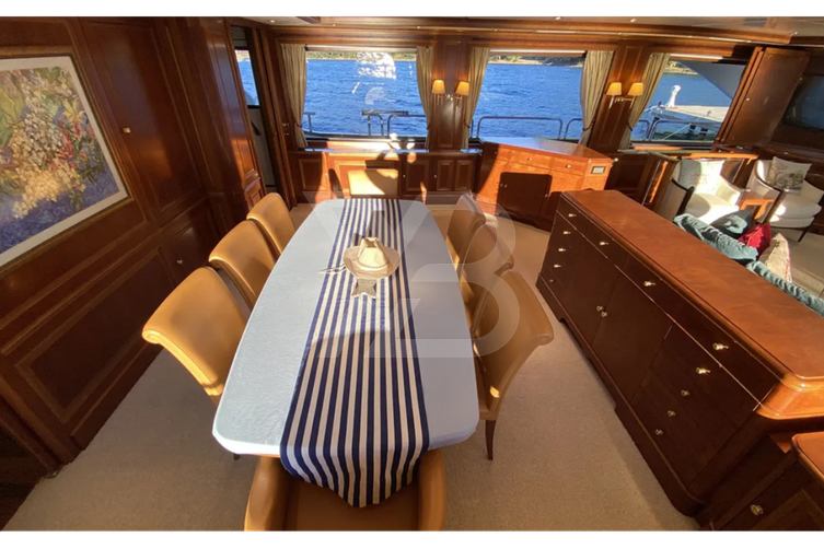 Turk's yacht interior 8