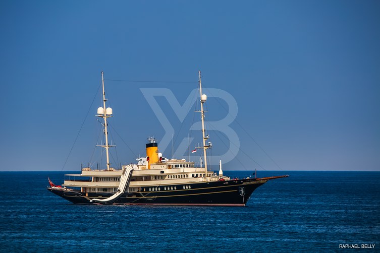 Nero yacht exterior 5