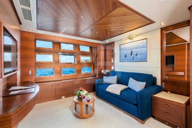 Balista yacht interior 13