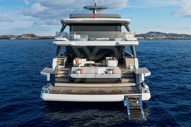 X100 Triplex/ 01 yacht exterior 6