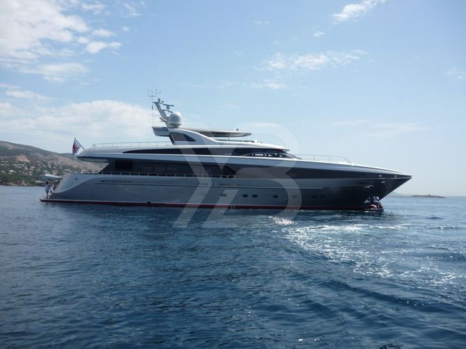 Smooth Operator yacht exterior 2