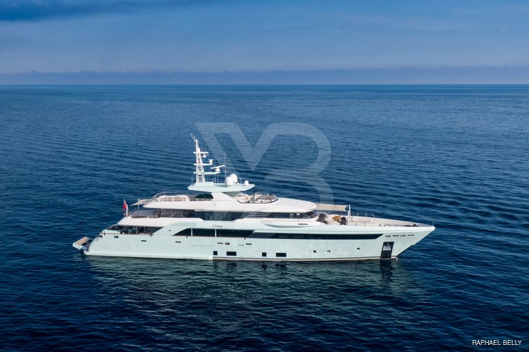 Latona yacht exterior 2