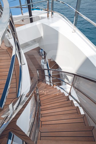 Seasense yacht exterior 45