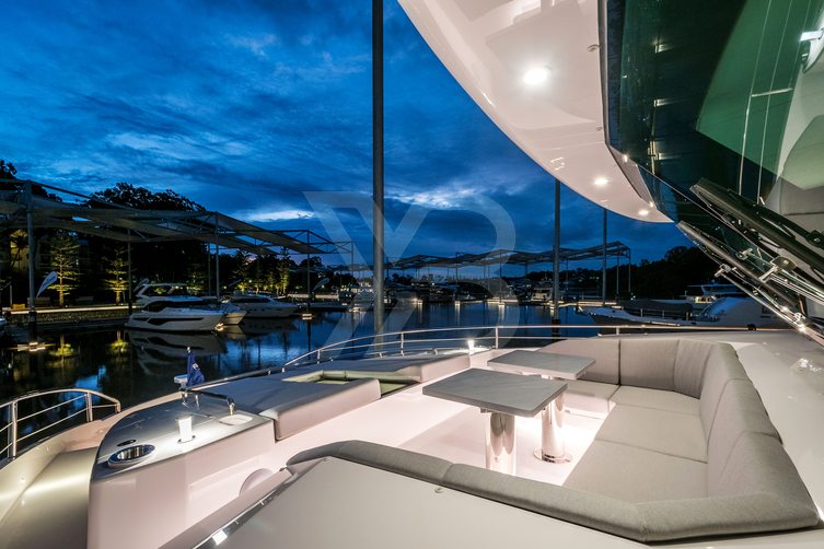 FD80 /07 yacht interior 3