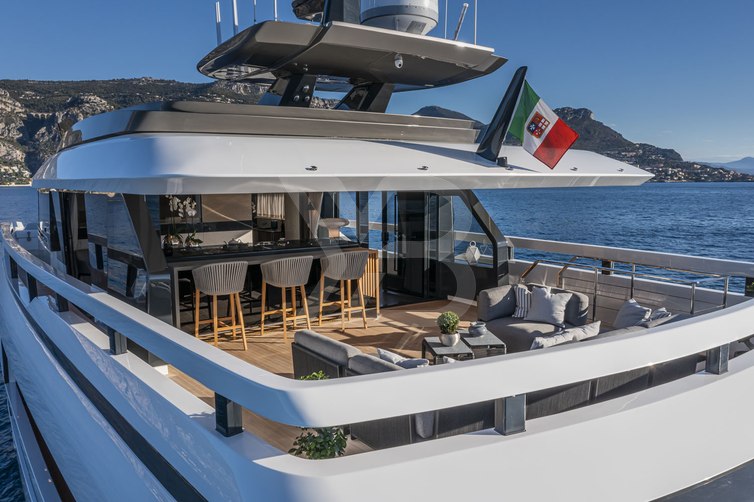 Soleil yacht exterior 3