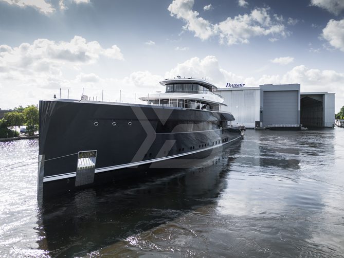 B yacht exterior 5