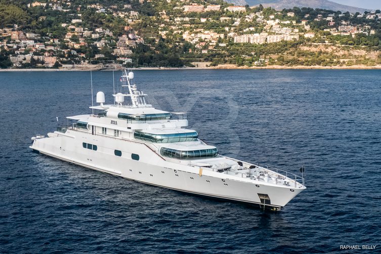 Zeus yacht exterior 2