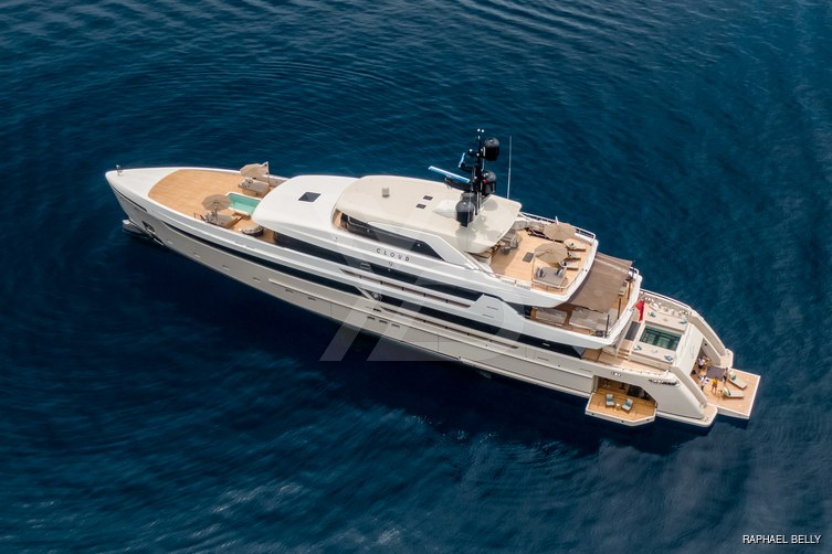 Lemon Tree yacht exterior 7