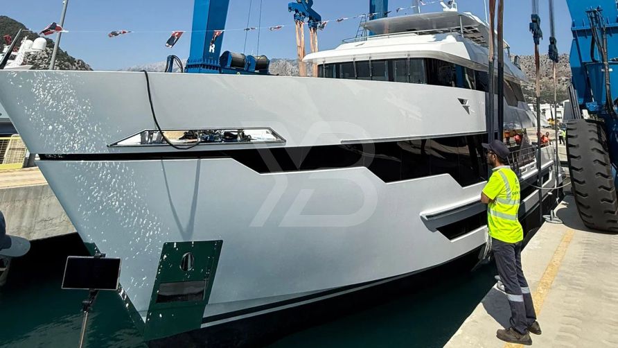 Hargrave 125 yacht exterior 5