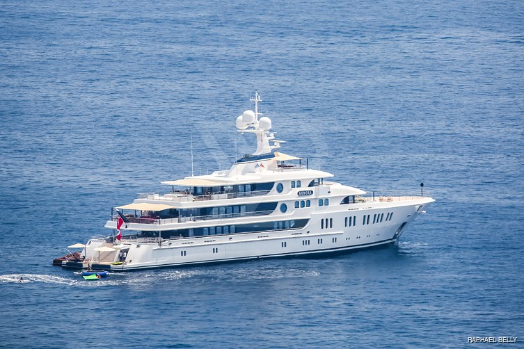 Aurora yacht exterior 7