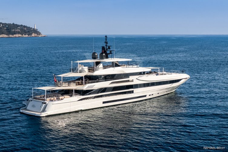 Alisa yacht exterior 9