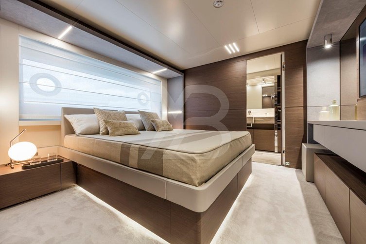 Roma VII yacht interior 24