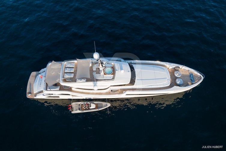 Timeless yacht exterior 9