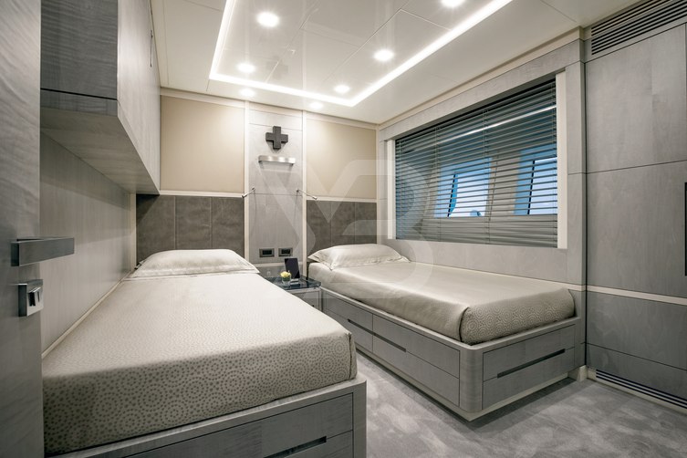 Deliberately Lucky yacht interior 16