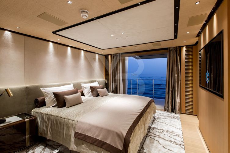 Vertige yacht interior 8