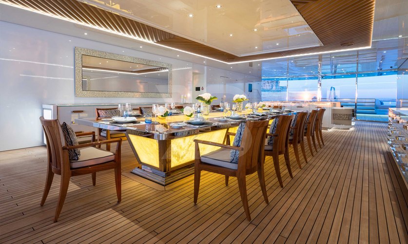 Mar yacht interior 17