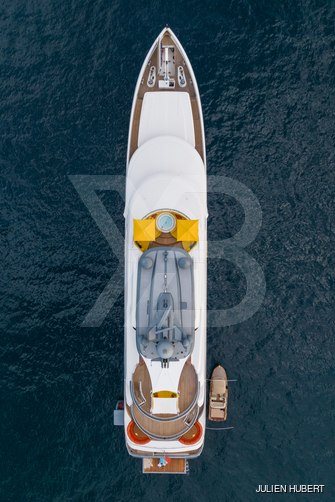 Aviva yacht exterior 6