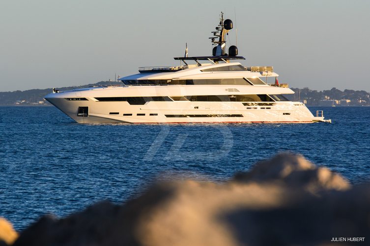 Parillion yacht exterior 17