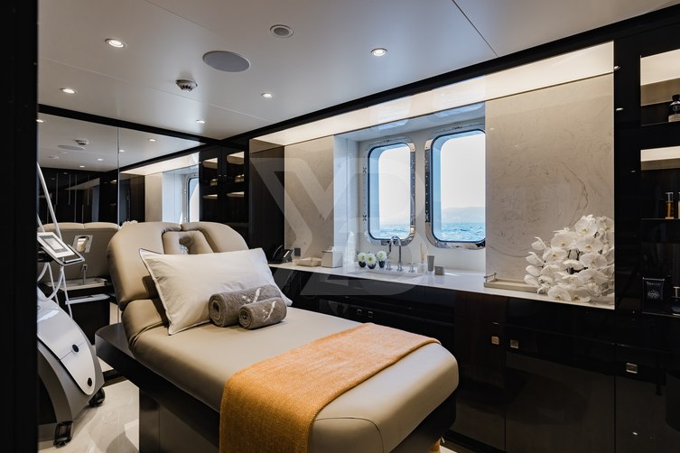 Starlust yacht interior 39