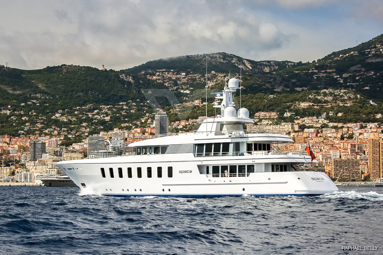 Sport yacht exterior 11